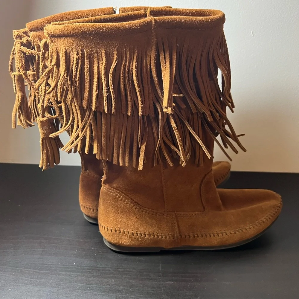 Like New Minnetonka Leather Fringe Boots - Picture 6 of 7